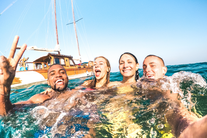 Voyage à Hurghada : 10 activités pour des vacances passionnantes dans les eaux profondes et les déserts